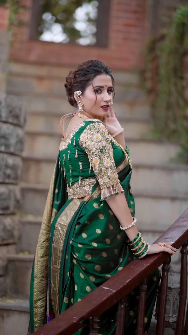 saree caption in marathi